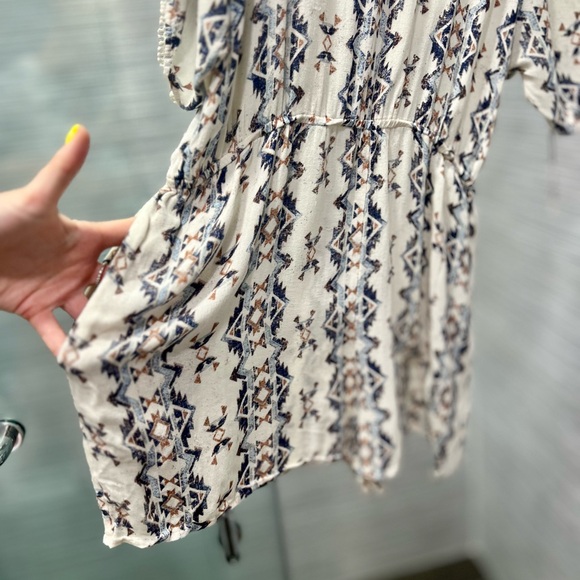 Forever 21 Romper Stretch Waist Short Sleeve Cut Out Shoulder Open Back M White - Picture 6 of 9